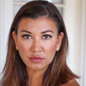 Meet your Posher, Alma